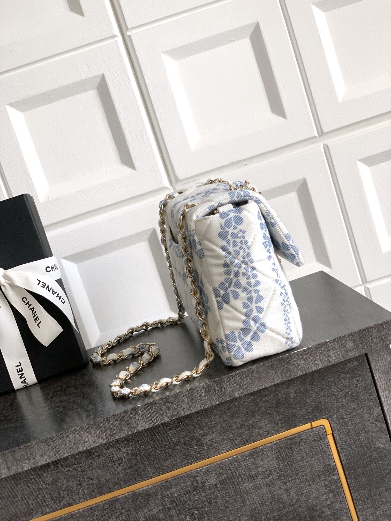 CHANEL Flap Bag - Image 3