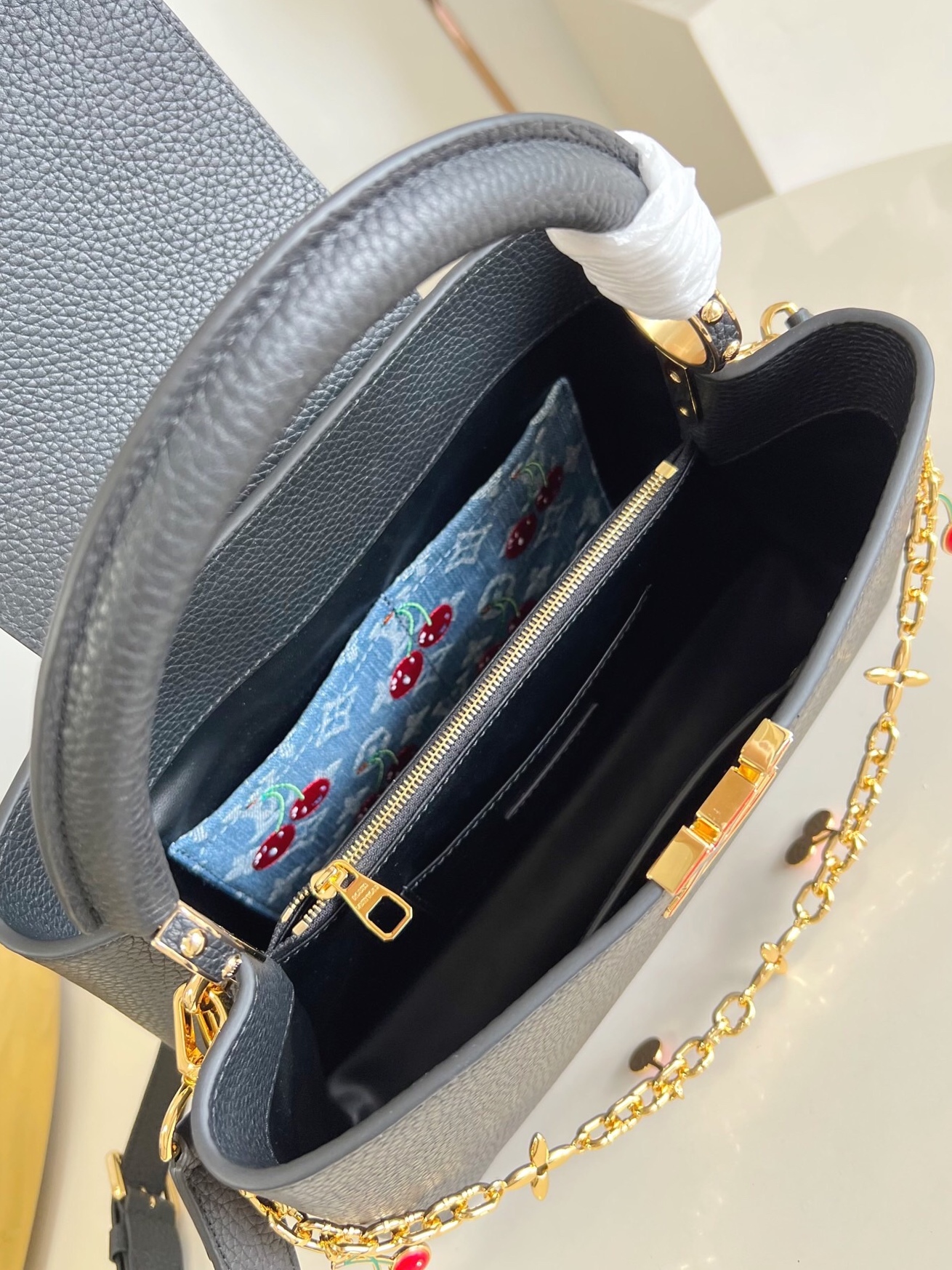 LV x TM Capucines - Image 9