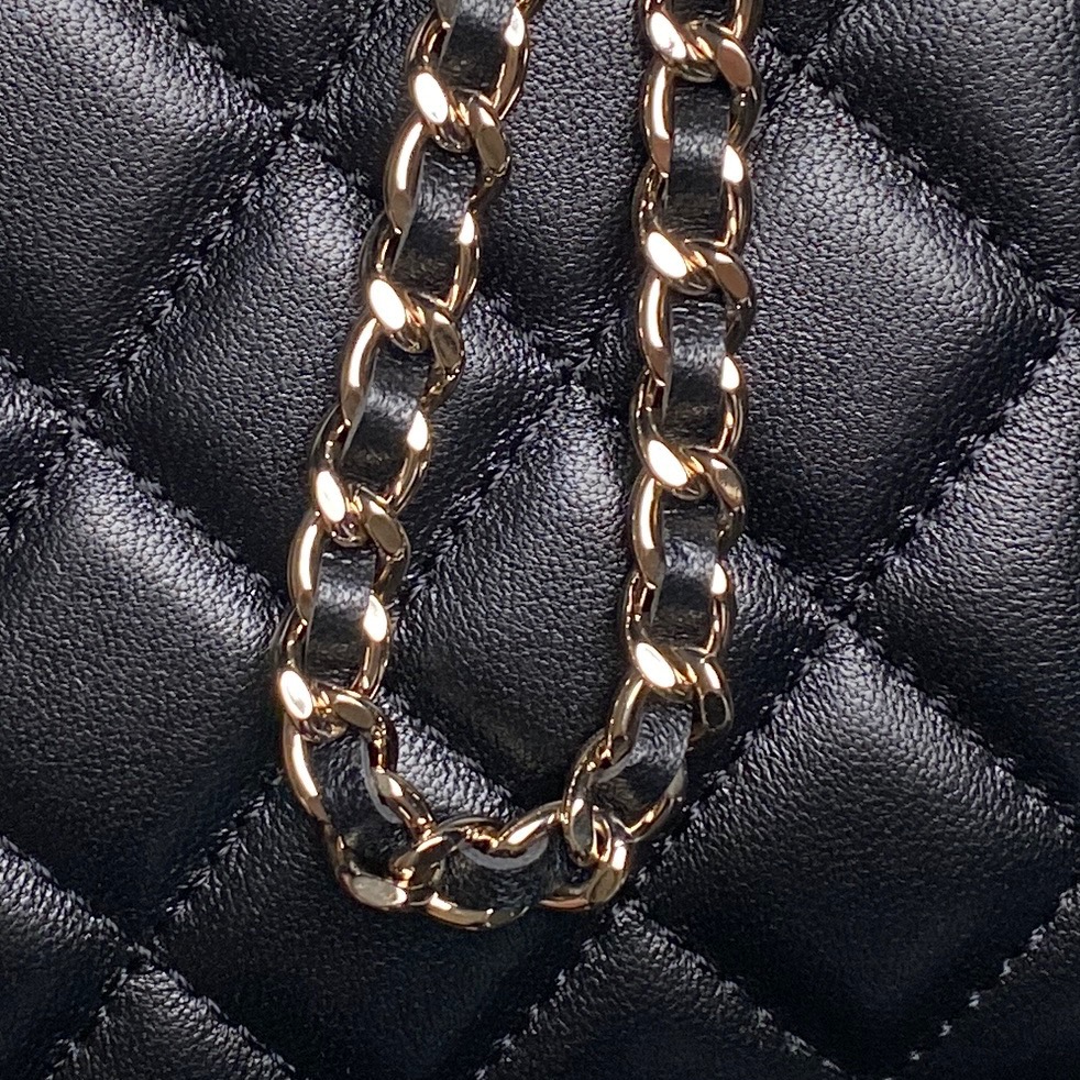 CHANEL Long Vanity with Chain AP4842 - Image 16