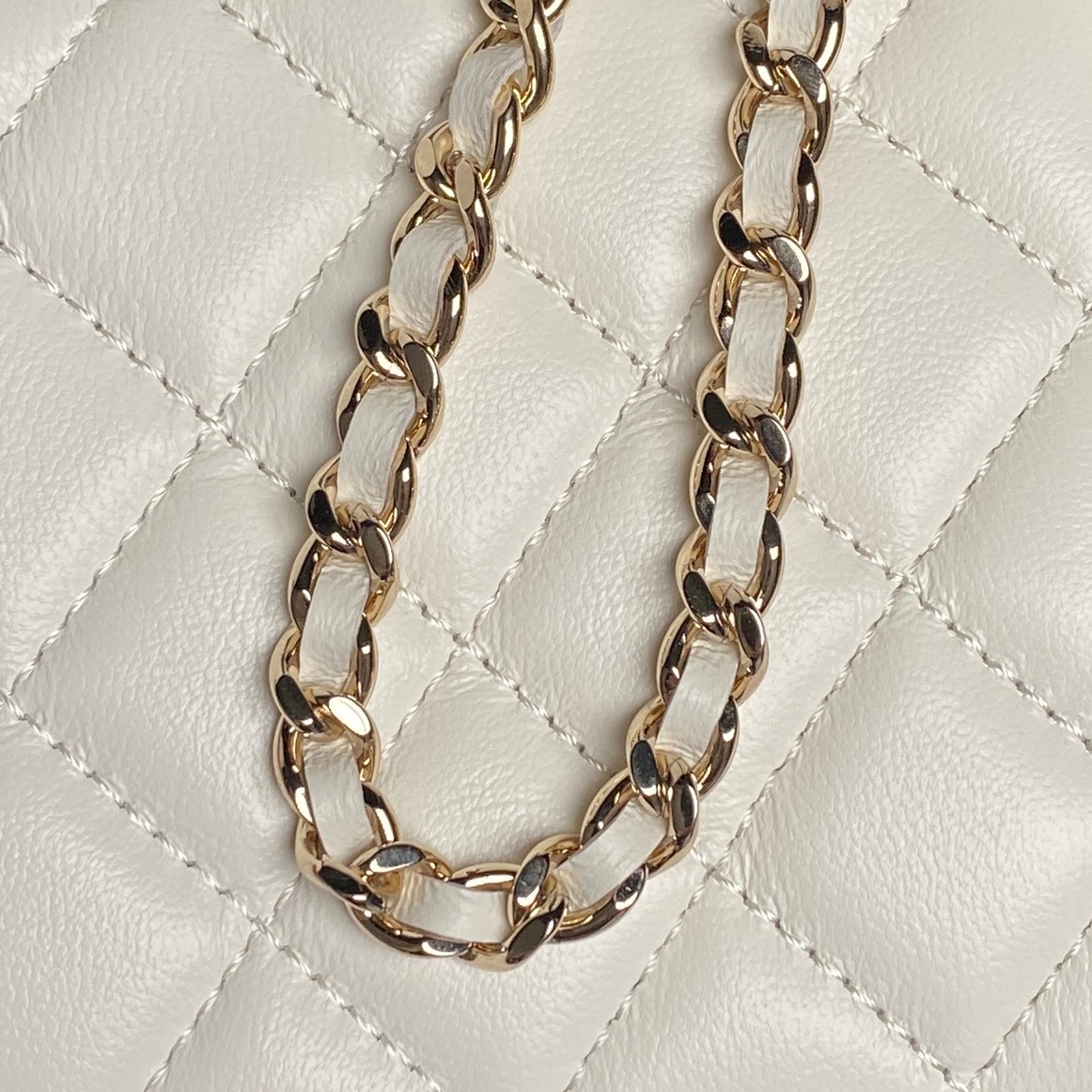 CHANEL Long Vanity with Chain AP4842 - Image 24