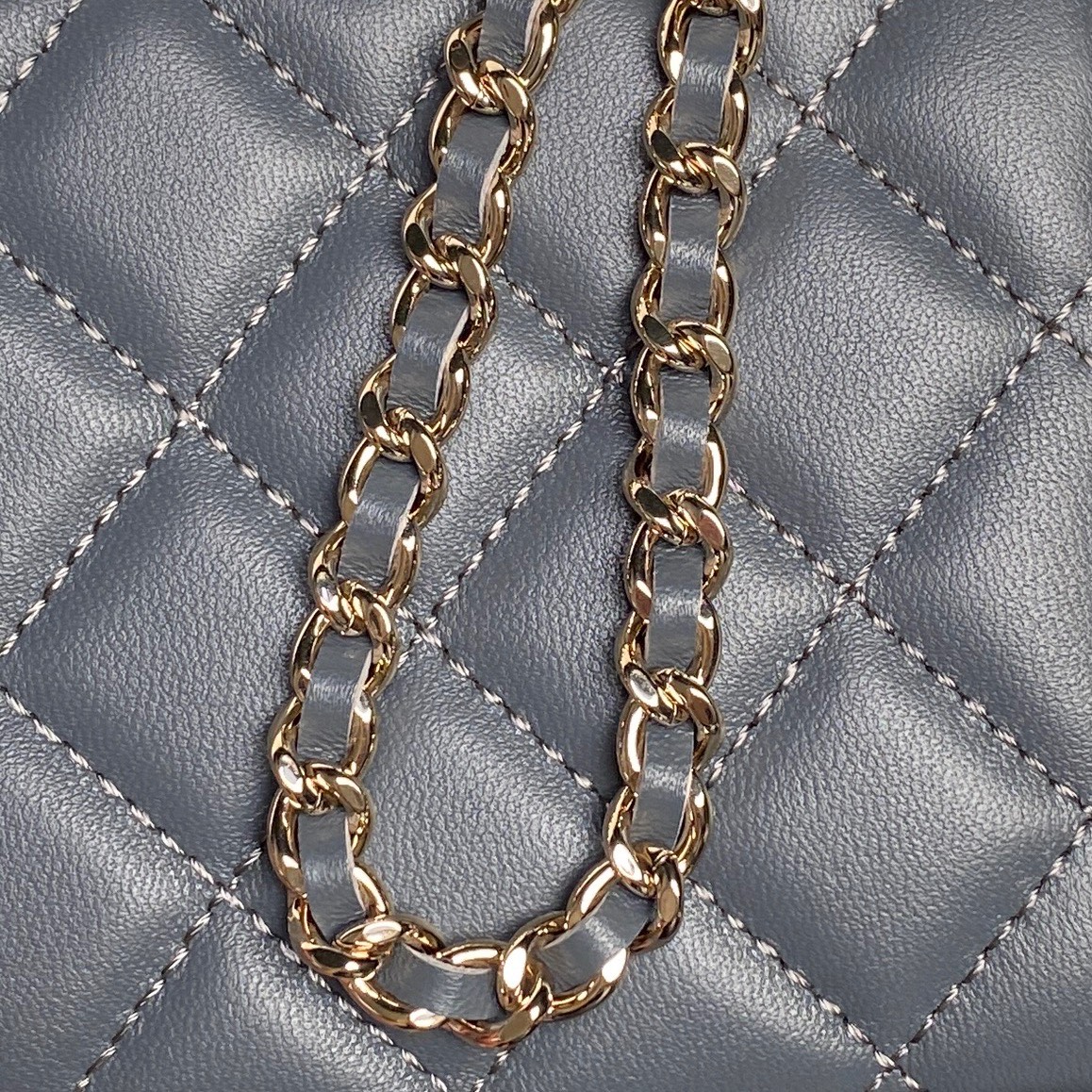 CHANEL Long Vanity with Chain AP4842 - Image 8