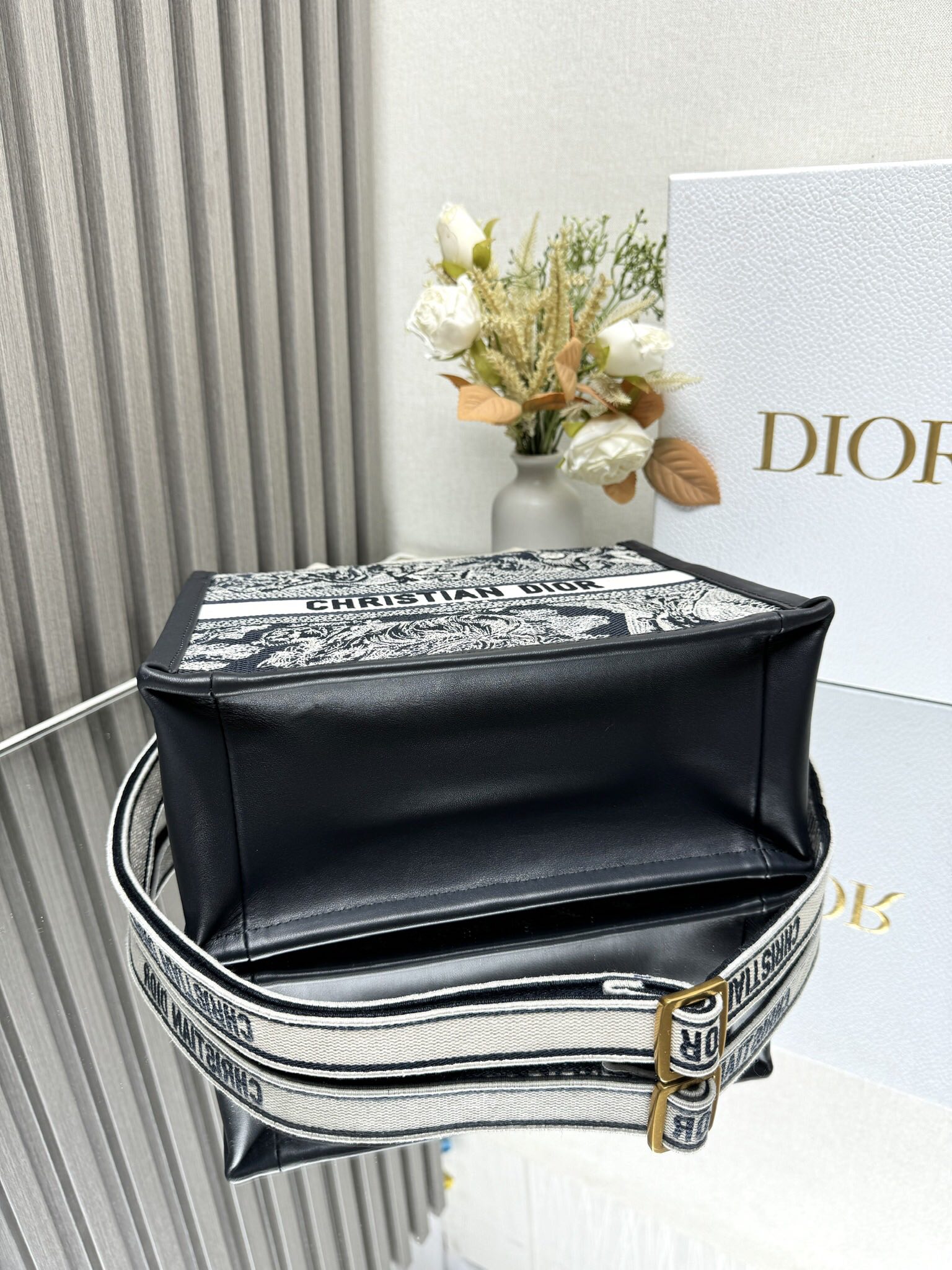 Dior Book Tote - Image 6