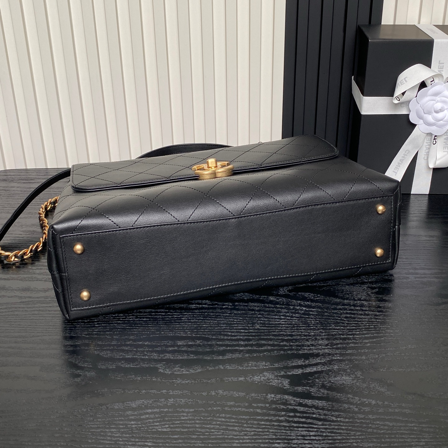 CHANEL Maxi Flap Bag with Top Handle AS5543 - Image 14