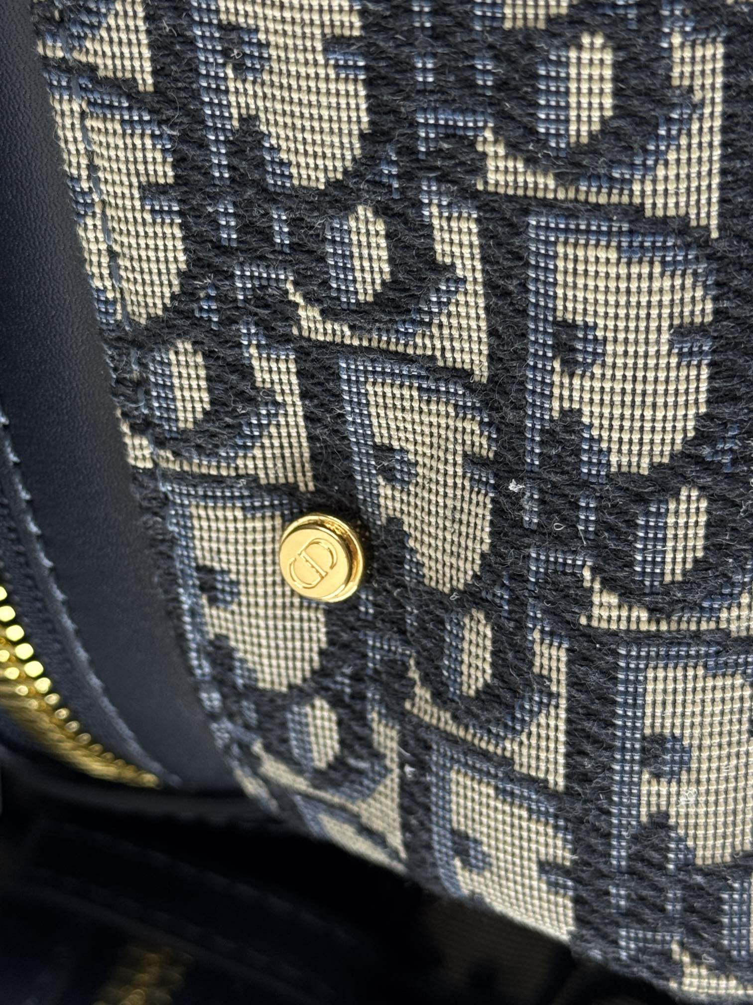 Medium D-Journey Bag - Image 8