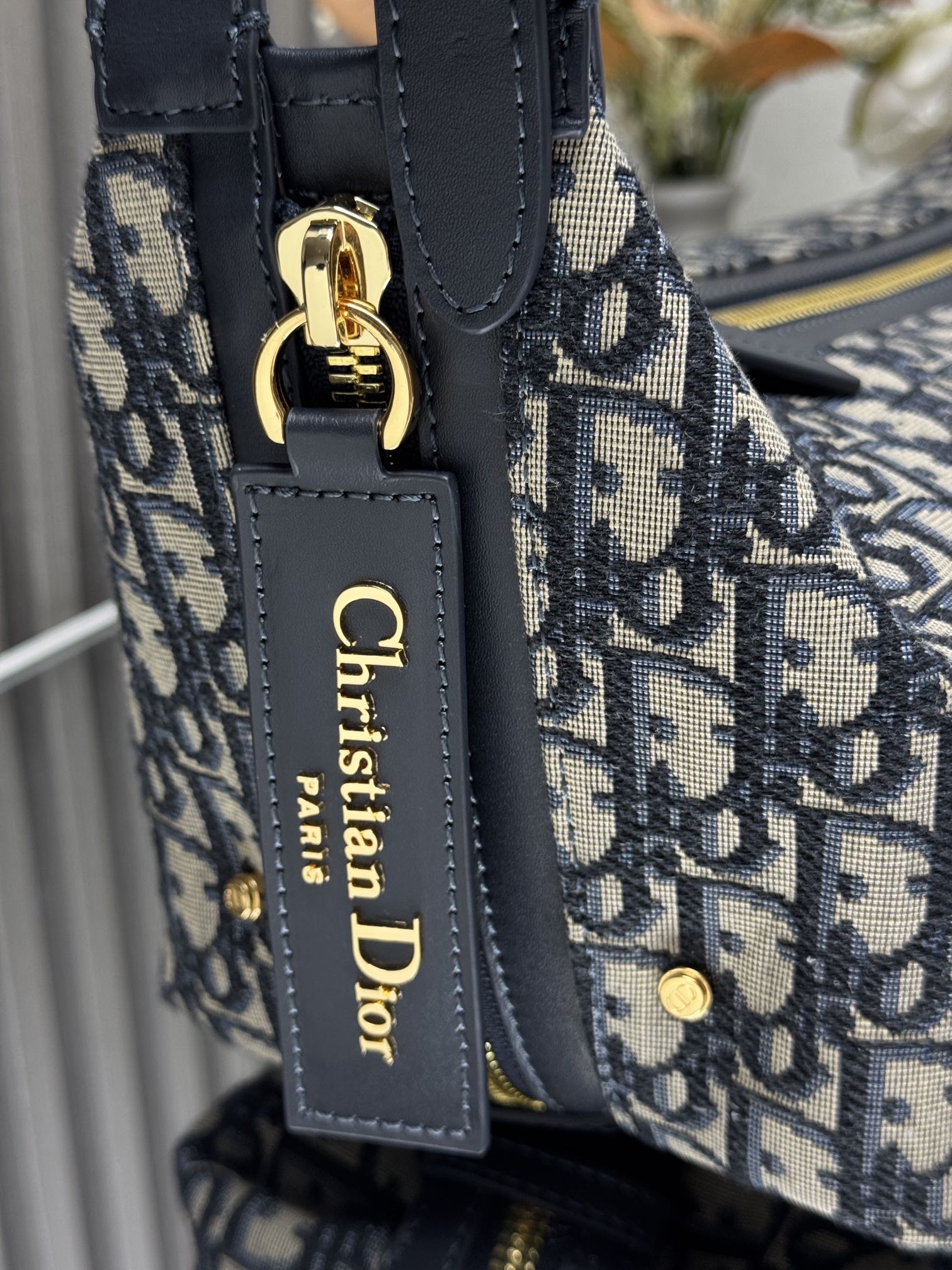 Medium D-Journey Bag - Image 6