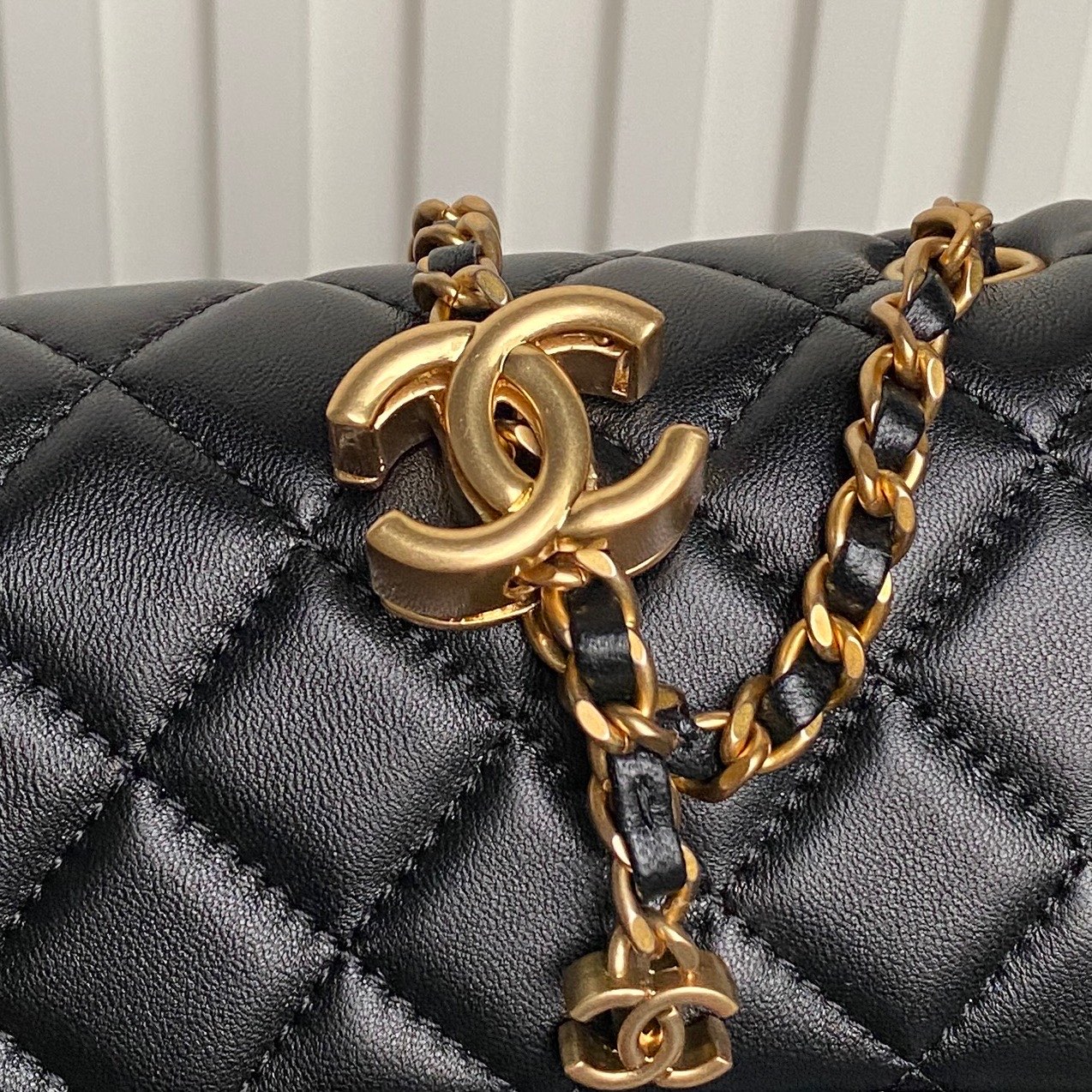 CHANEL Mini Flap Bag AS5759 - Image 24