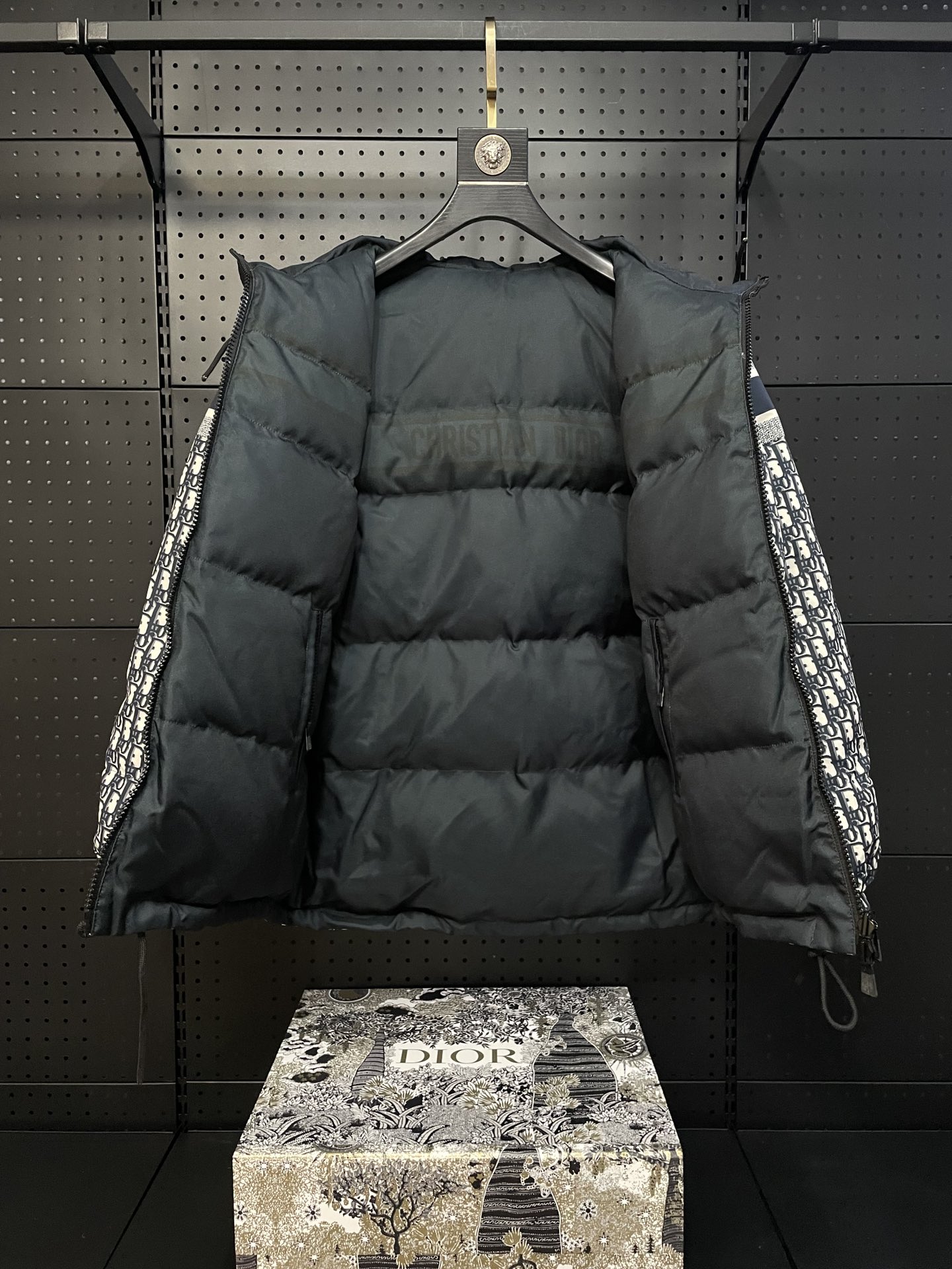 Reversible Jacket - Image 4