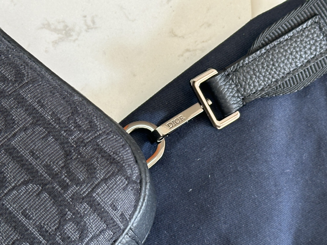 Rider 2.0 Sling Bag - Image 18