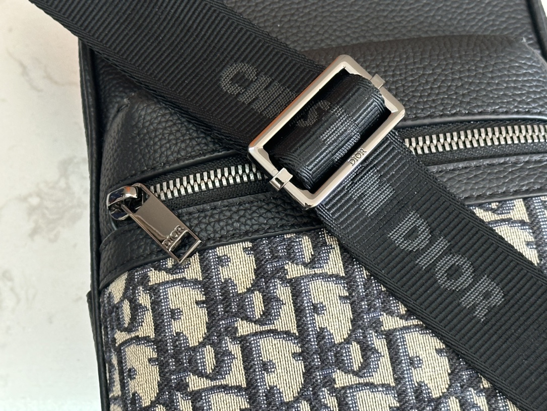 Rider 2.0 Sling Bag - Image 9