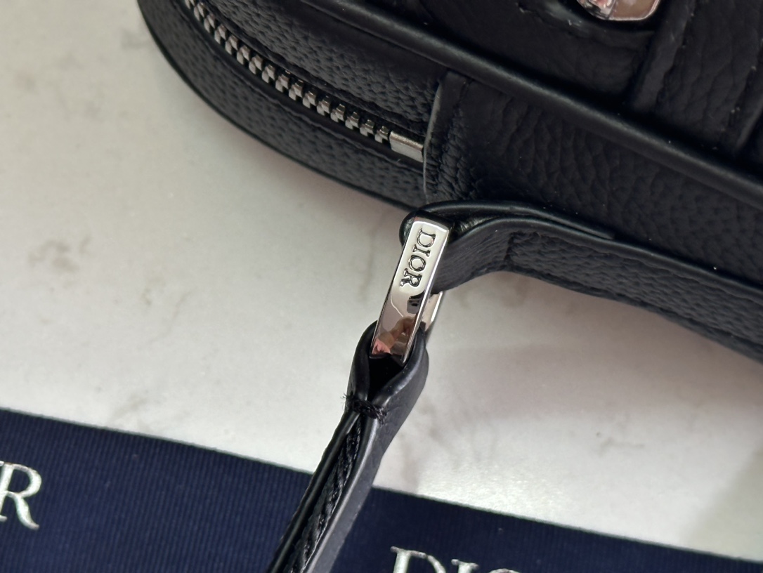 Rider 2.0 Zipped Messenger Bag - Image 9