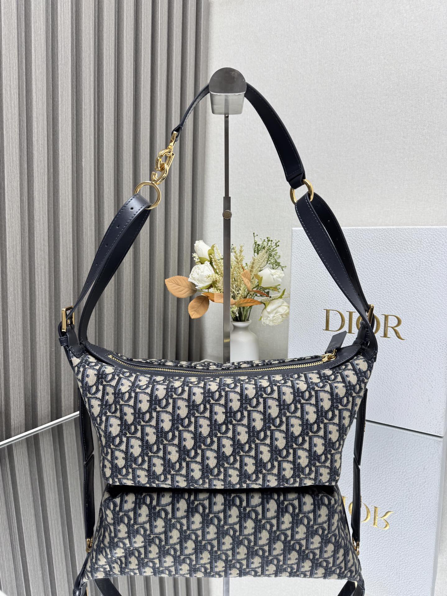 Small D-Journey Bag - Image 2