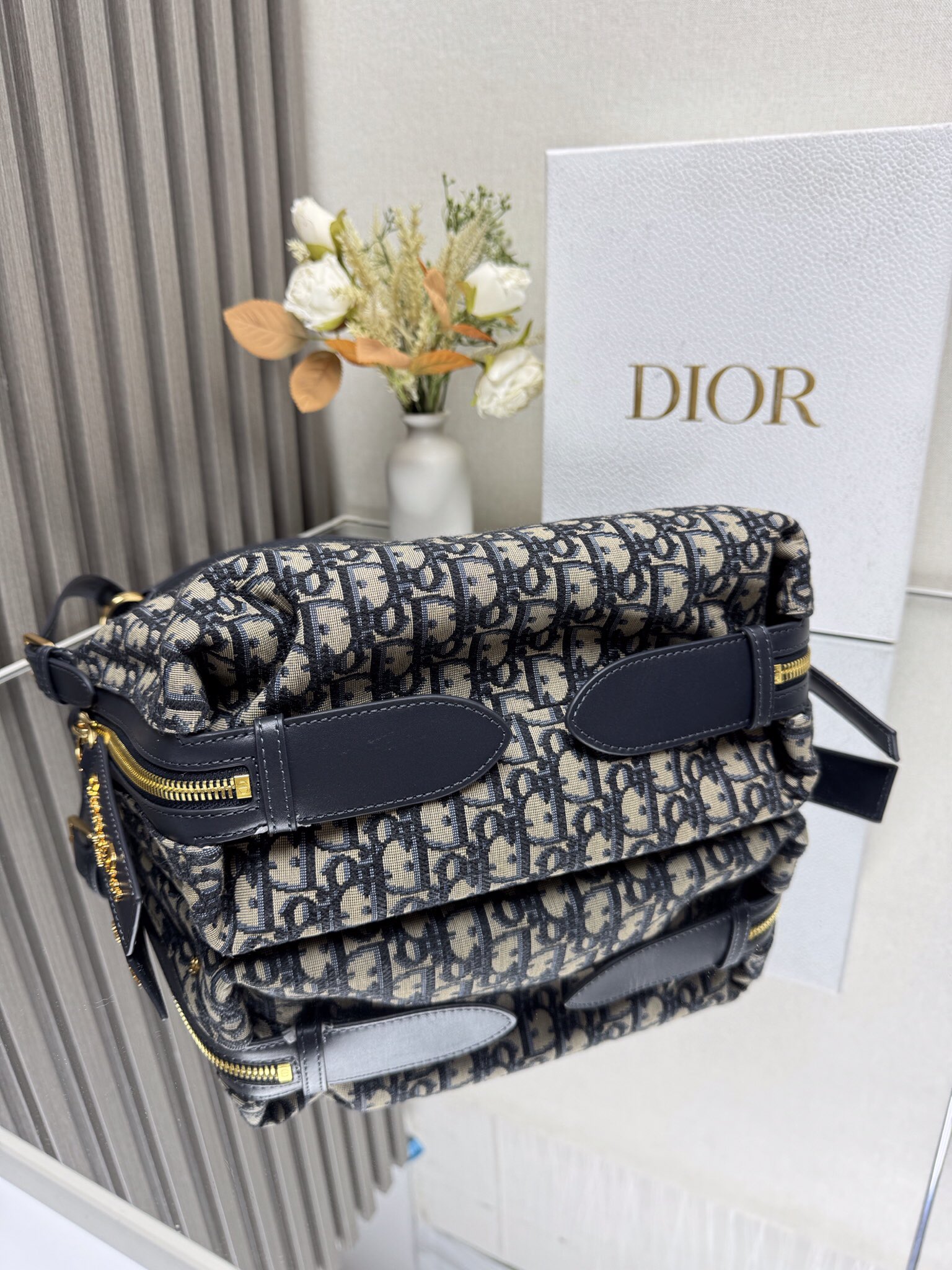 Small D-Journey Bag - Image 5