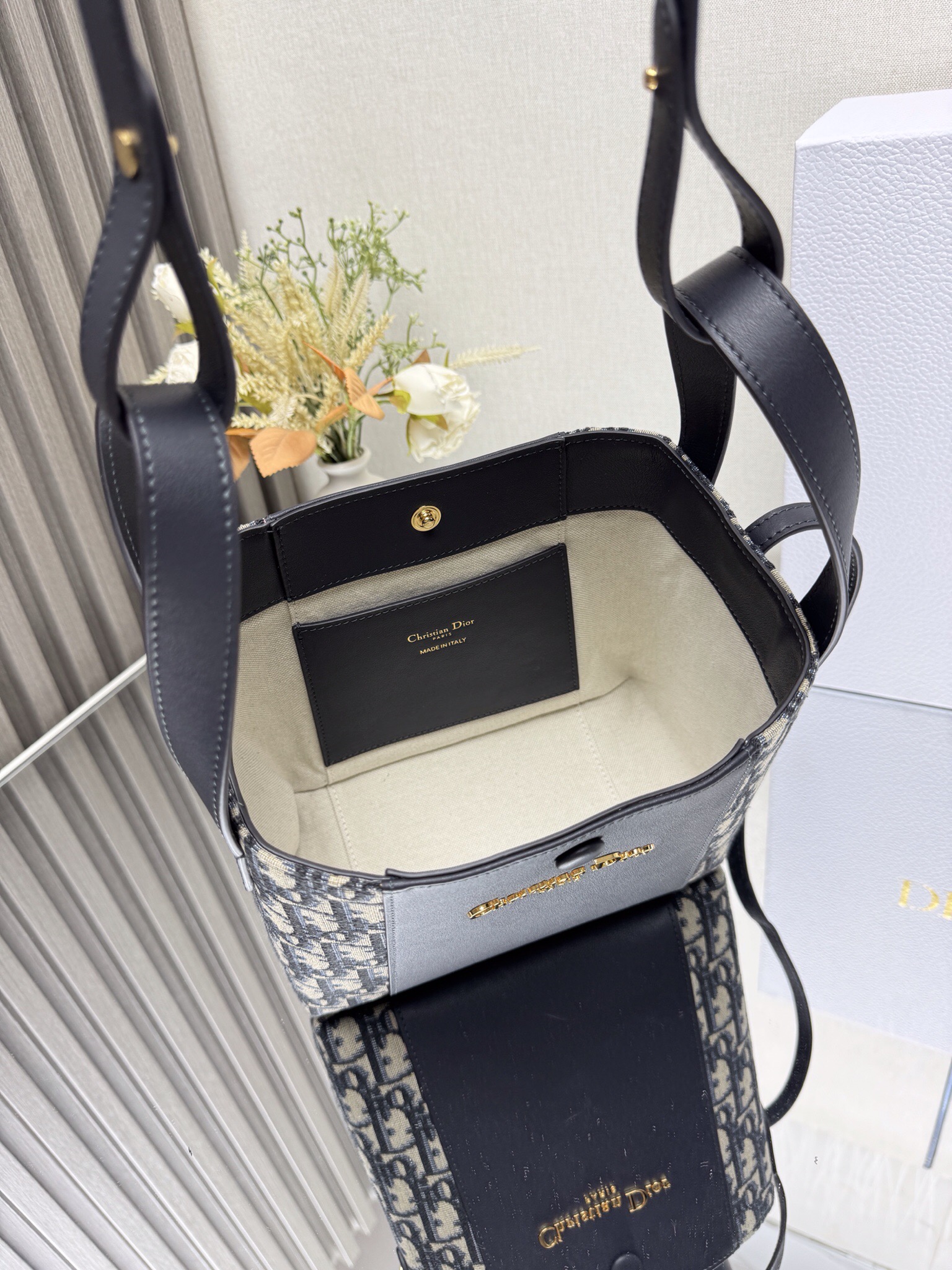 Dior Small Signature Bucket Bag - Image 9