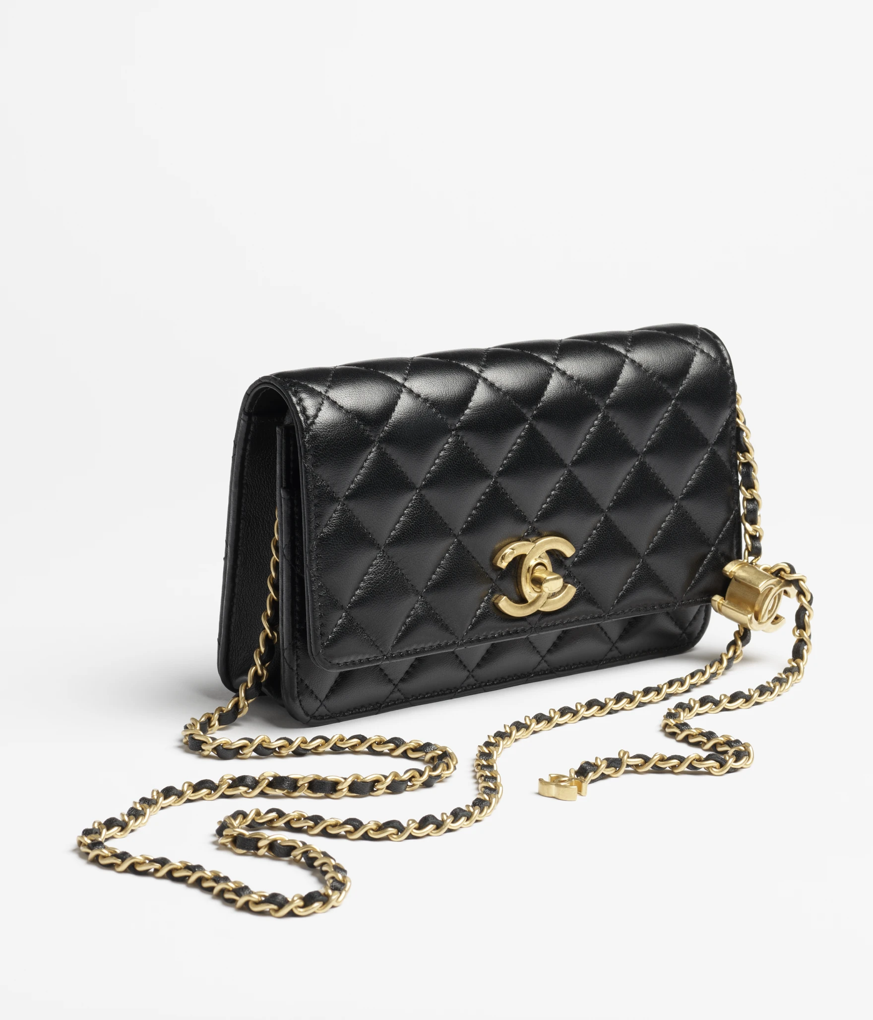 CHANEL Wallet on Chain AP3938