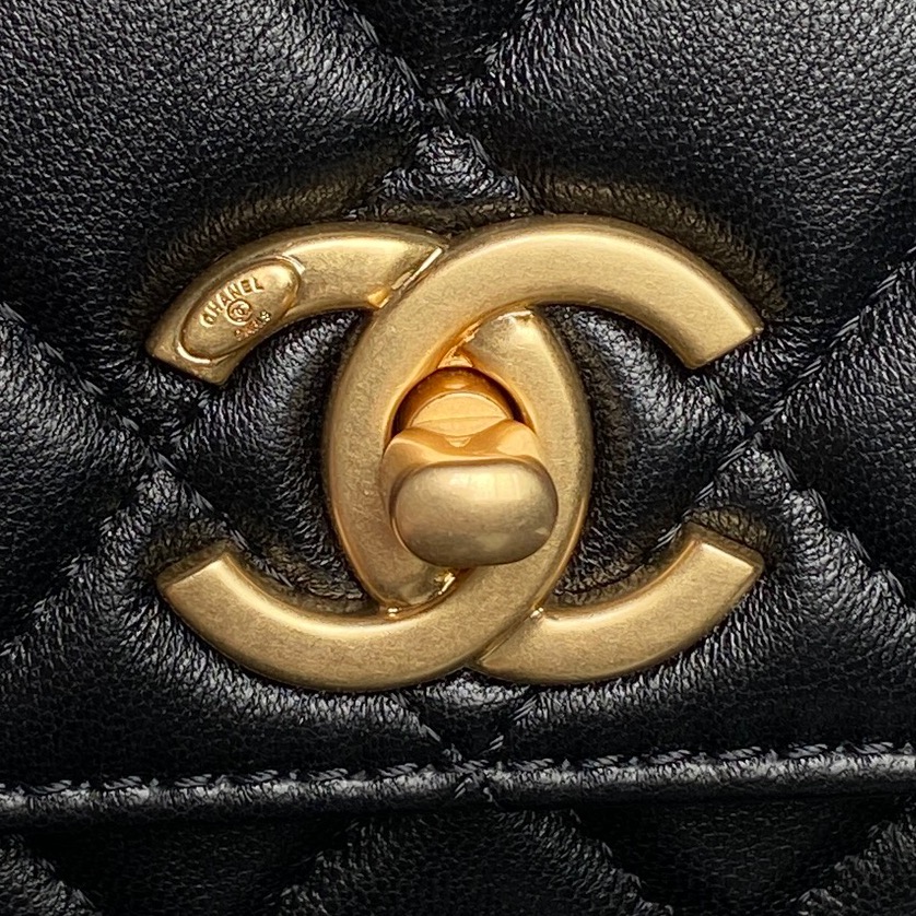 CHANEL Wallet on Chain AP3938 - Image 4