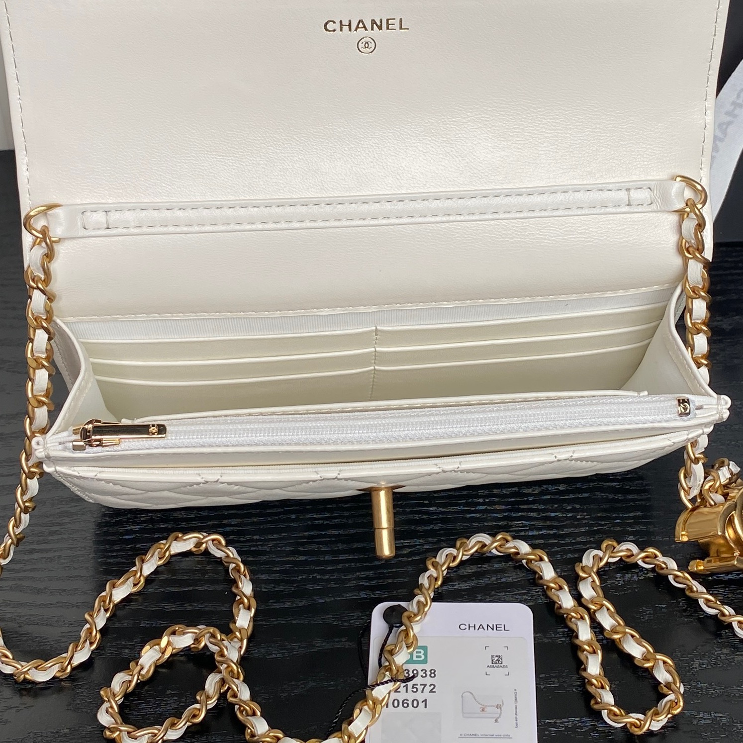 CHANEL Wallet on Chain AP3938 - Image 10