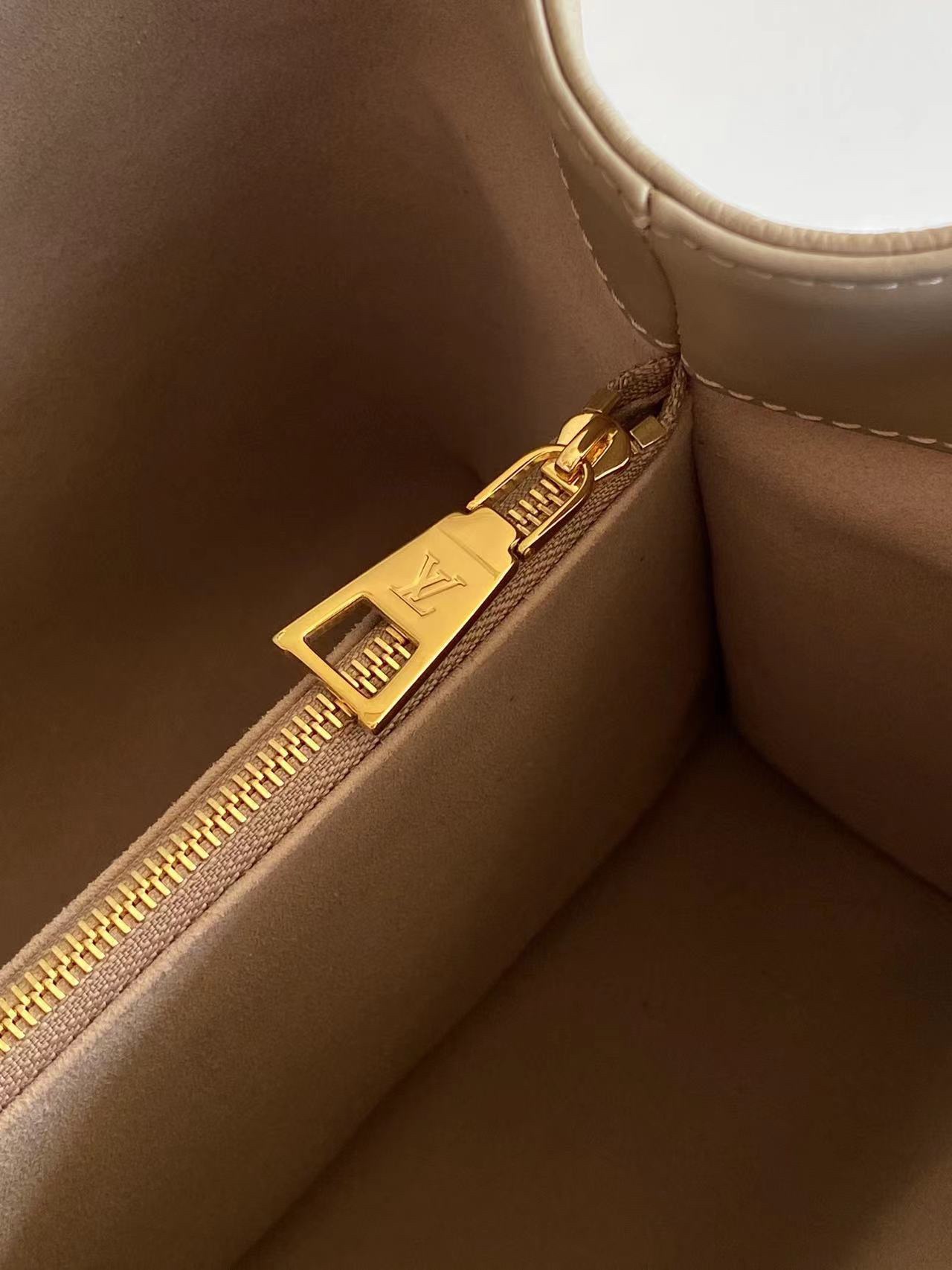 LV Avenue MM - Image 8