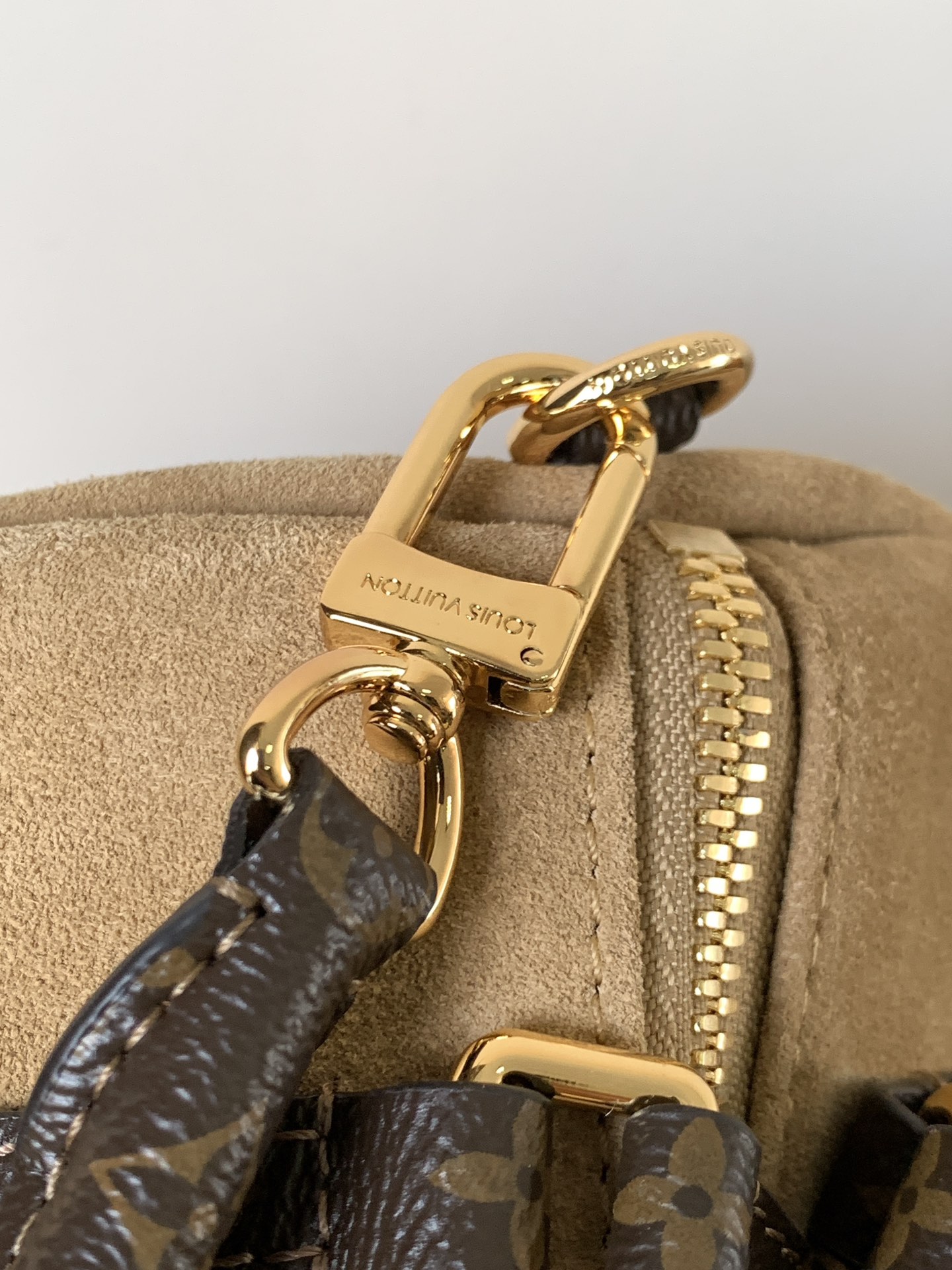 LV Express Travel - Image 8