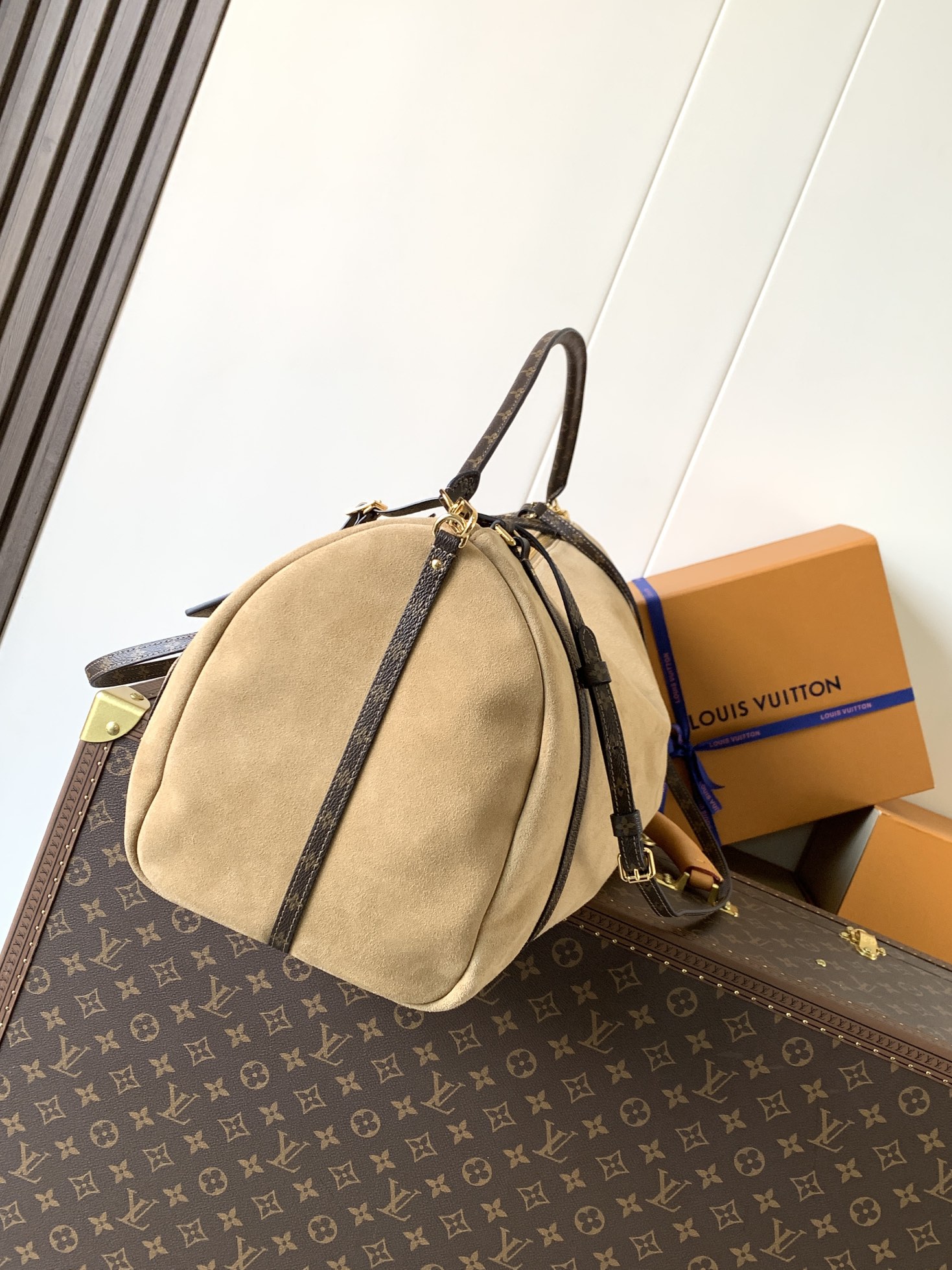 LV Express Travel - Image 3