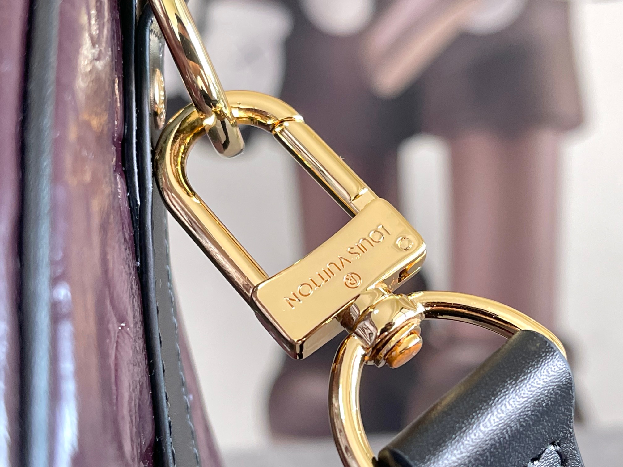 LV Keepall Bandoulière 45 - Image 7