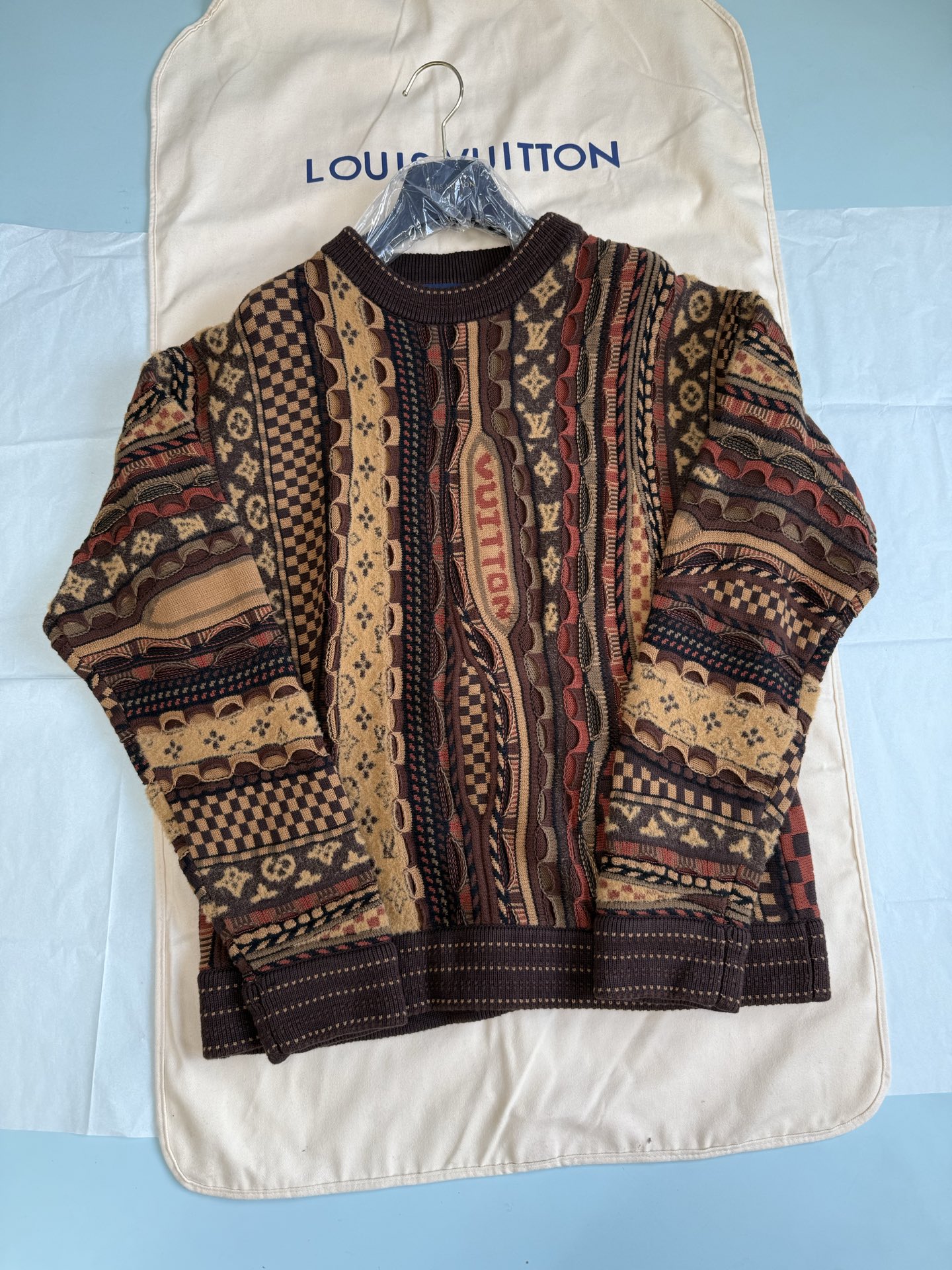 Long-Sleeved Crewneck - Image 2