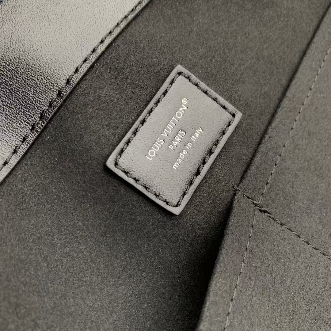 LV Off Duty Vibe MM - Image 8