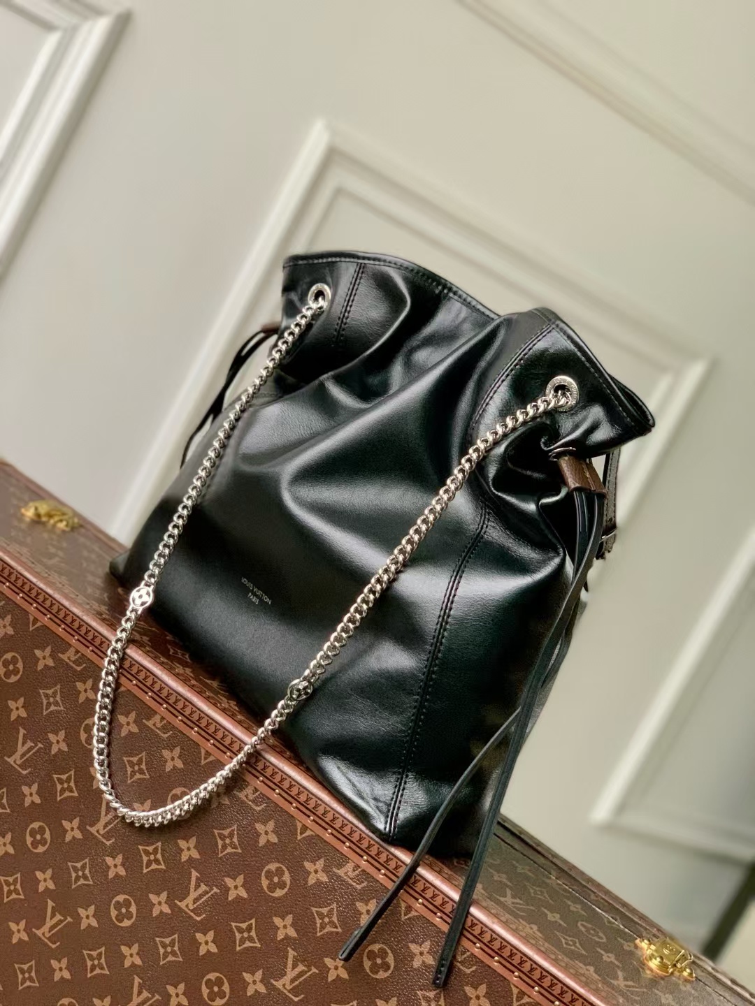 LV Off Duty Vibe MM - Image 4