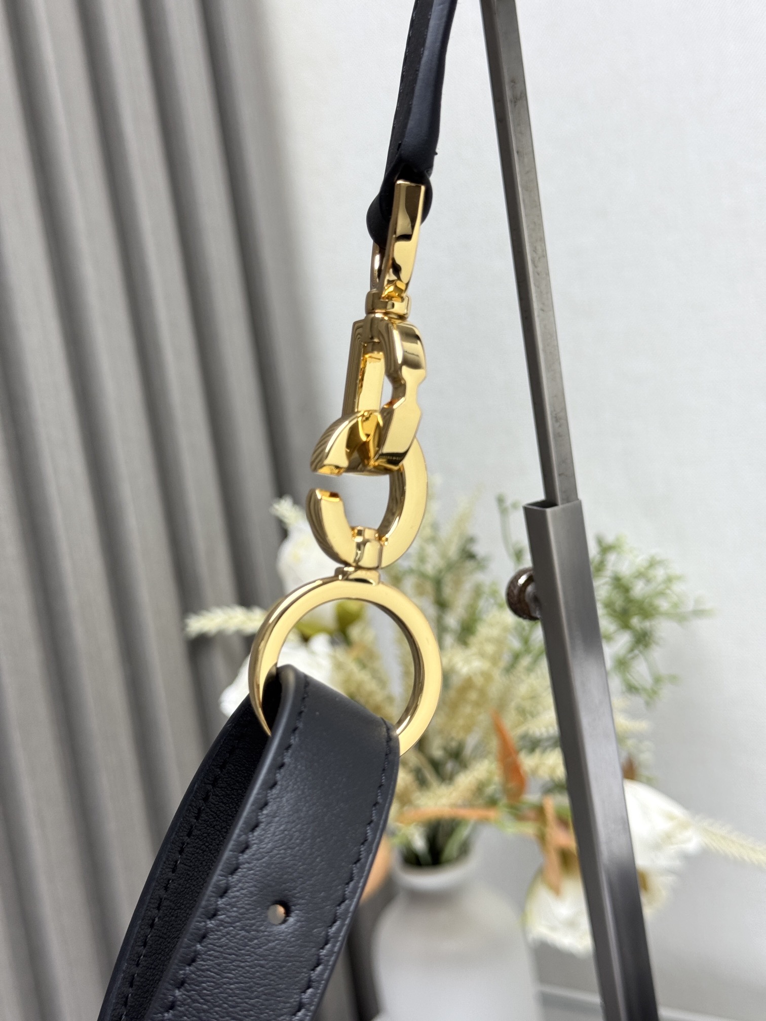 Medium D-Journey Bag in Shiny Goatskin - Image 5